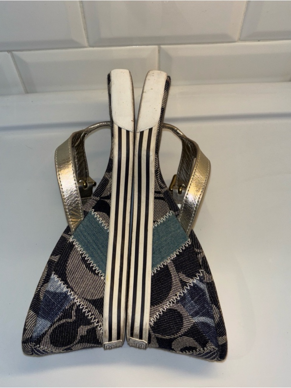 Coach Pristine patchwork signature canvas wedge sandals Size 8.5 B - Picture 8 of 9